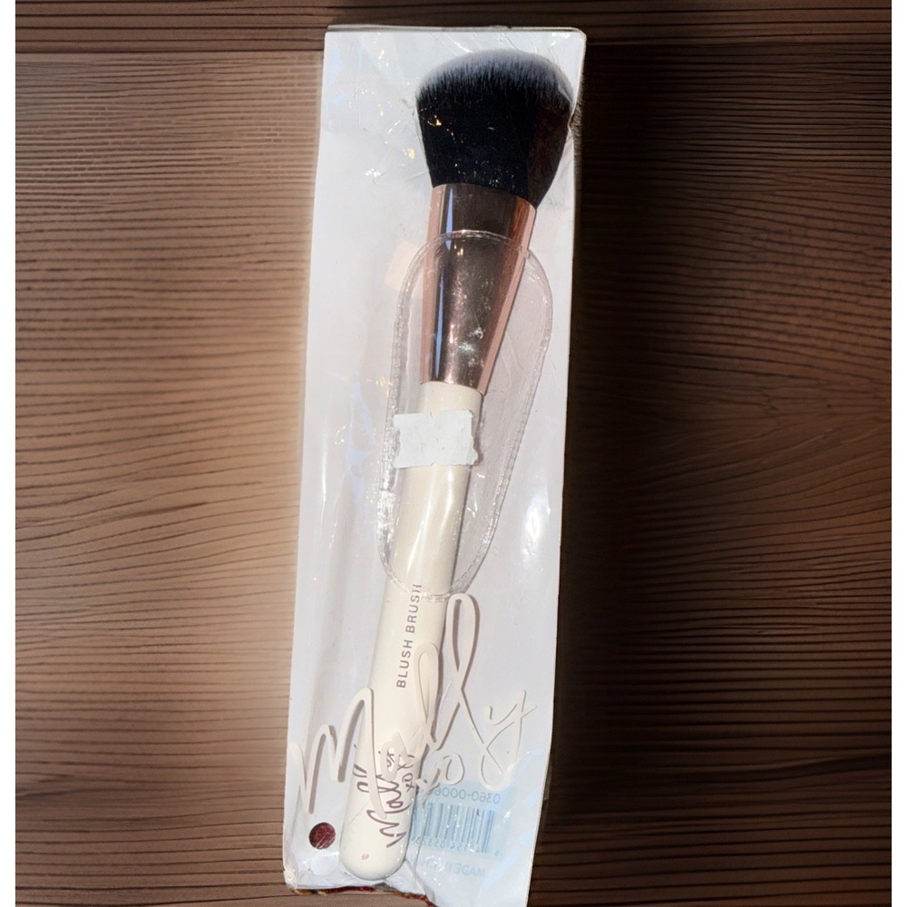 Mally XO Angled Blush Brush New In Bag Ivory/Gold